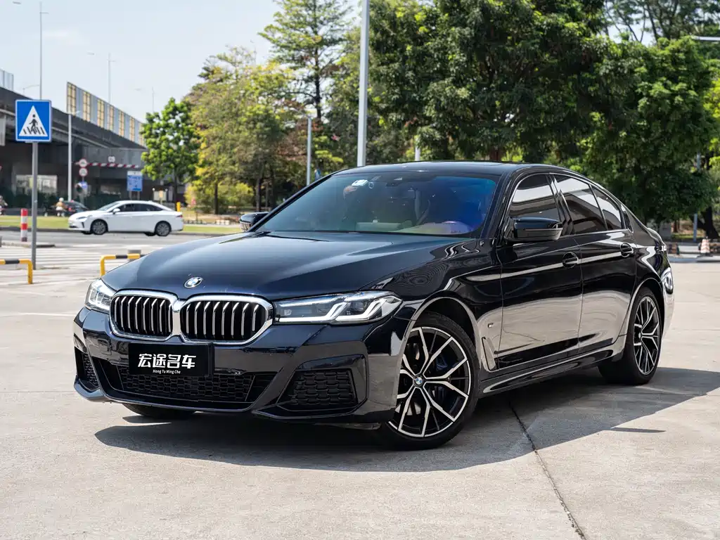 BMW 5 Series 2021 — фото 1