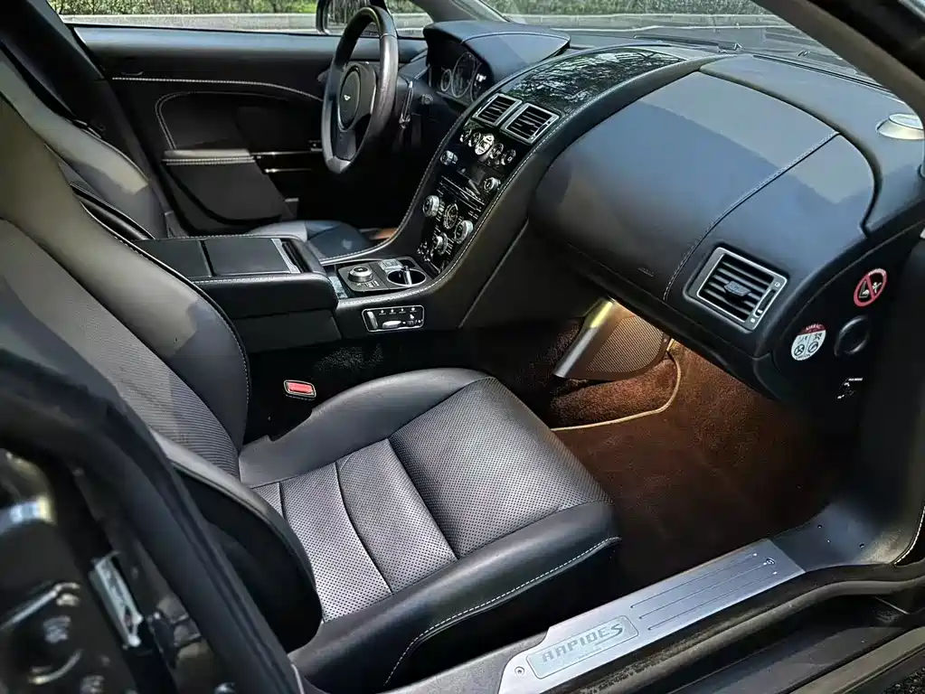 Aston Martin Rapide 2013 — фото 6