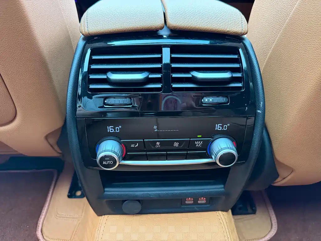 BMW 6 Series GT 2022 — фото 13