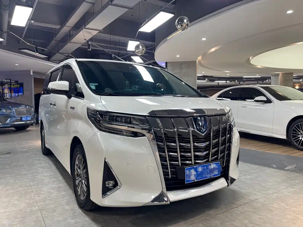 Toyota Alphard 2022 — фото 3