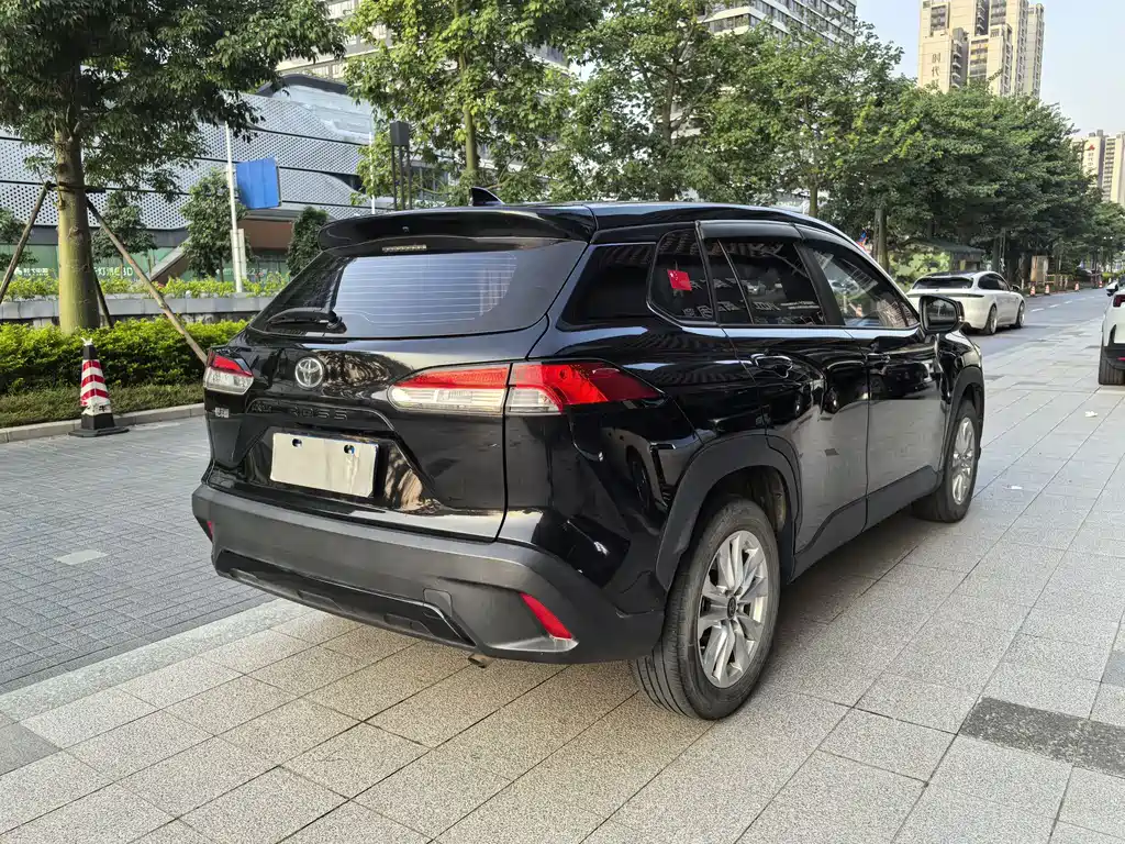 Toyota Corolla Cross 2023 — фото 4