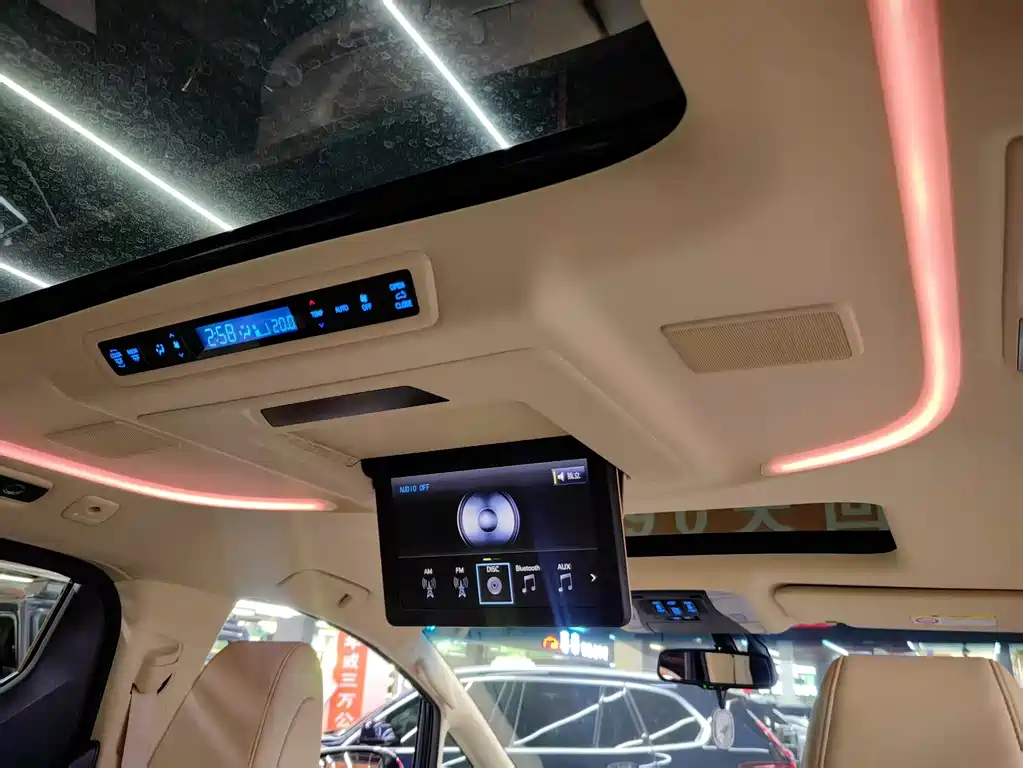 Toyota Alphard 2018 — фото 13