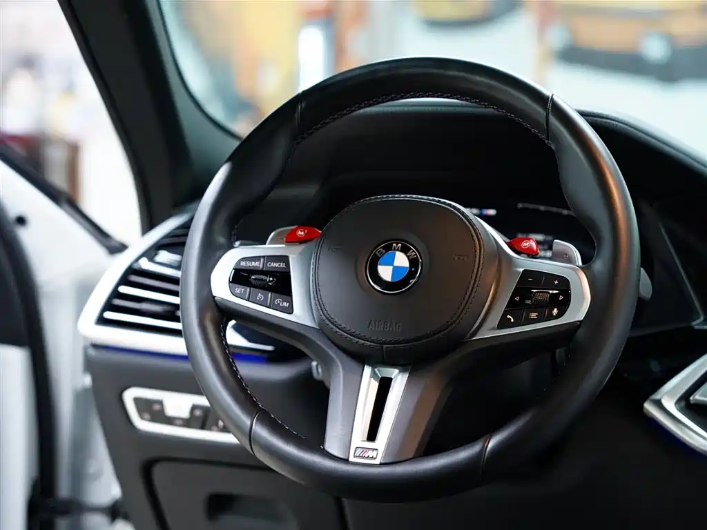 BMW X6 M 2022 — фото 42