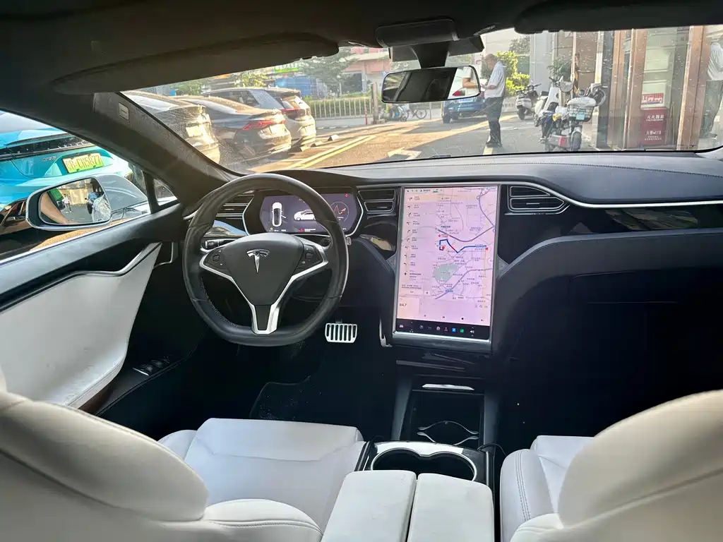 Tesla Model S 2018 — фото 7
