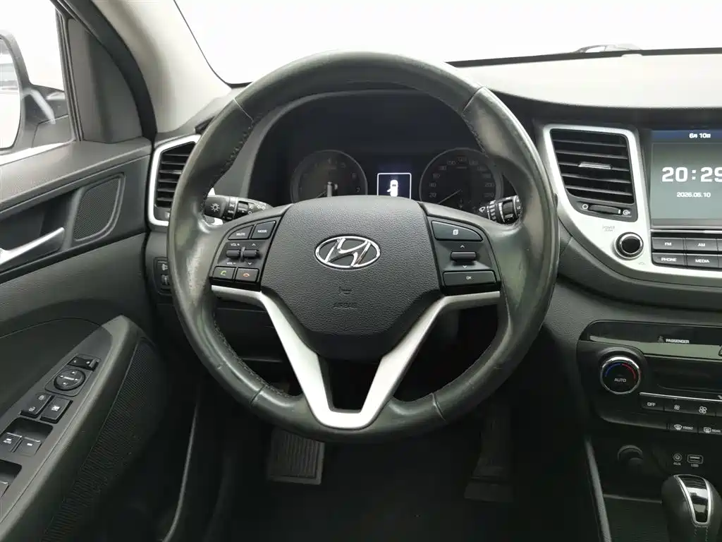 Hyundai Tucson 2018 — фото 11