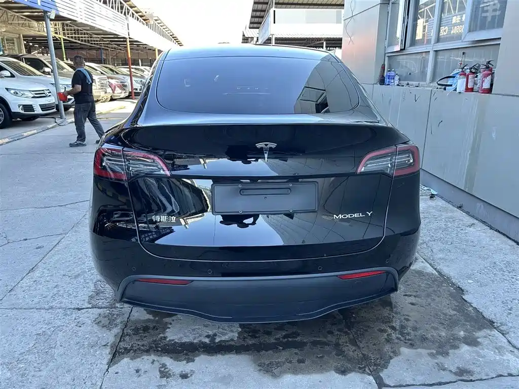 Tesla Model Y 2022 — фото 3