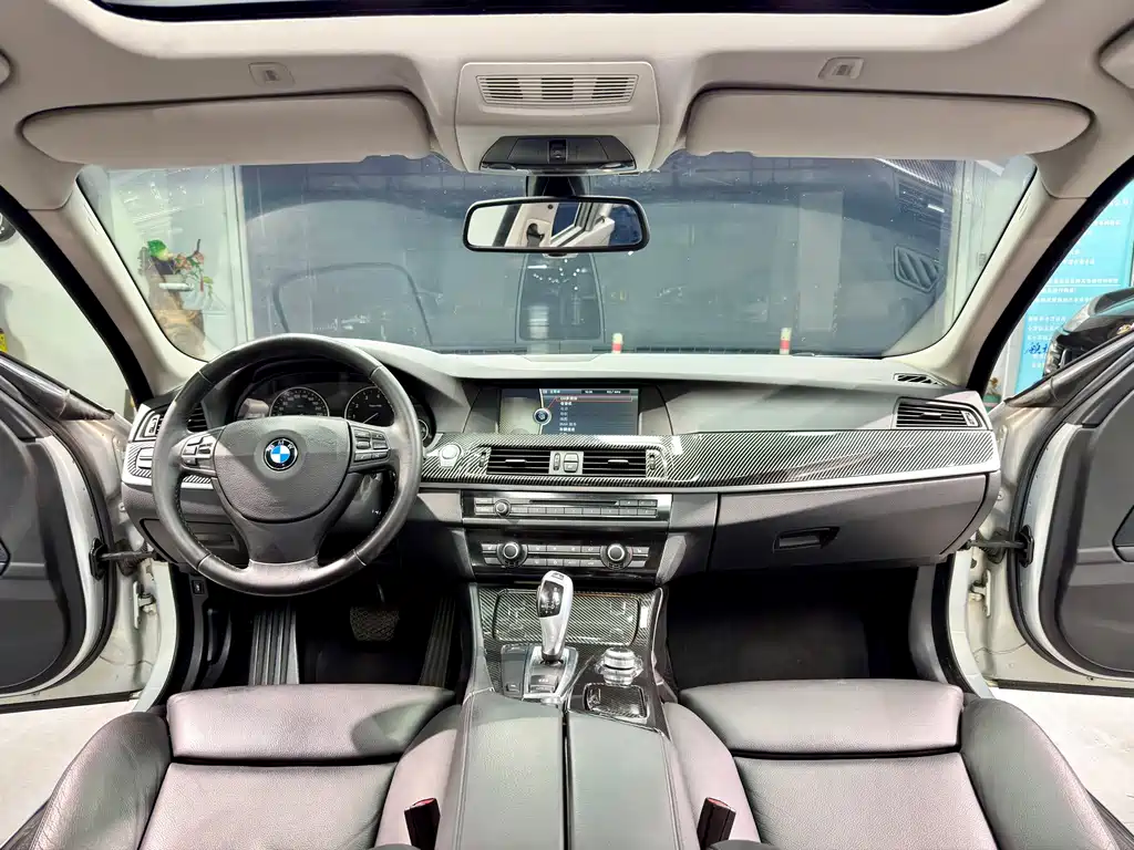 BMW 5 Series 2010 — фото 13