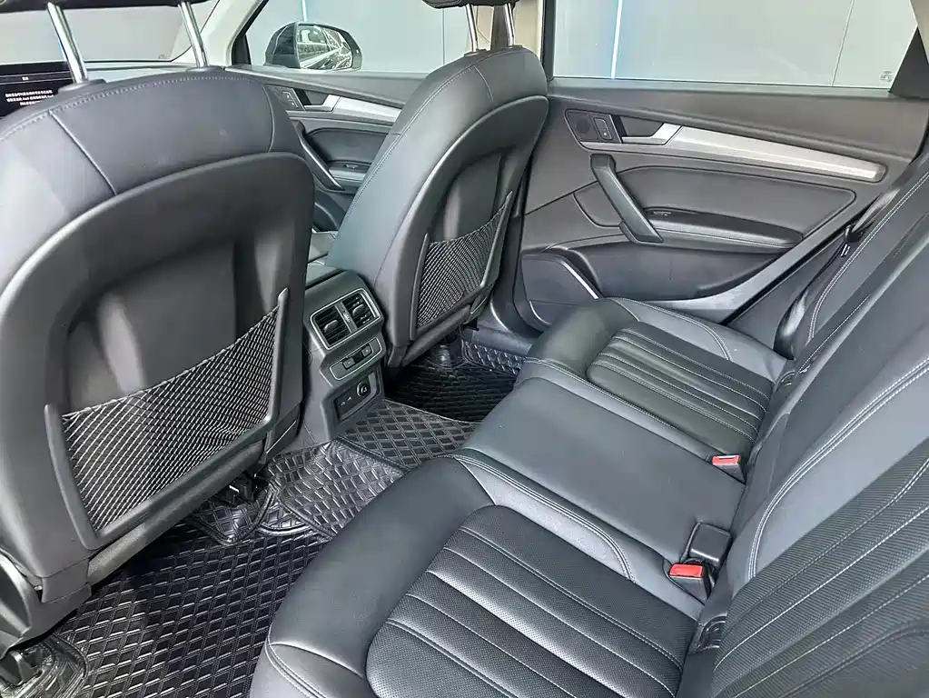 Audi Q5L 2022 — фото 10