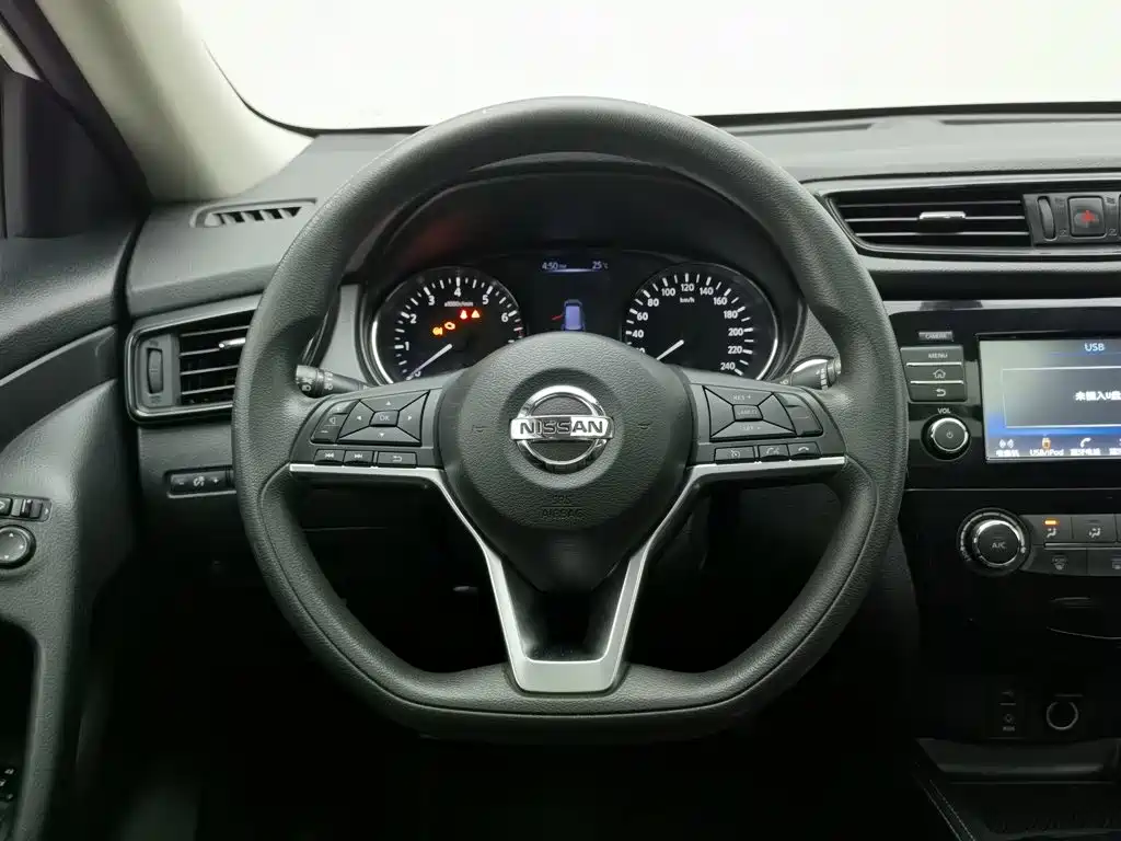 Nissan X-Trail 2018 — фото 11