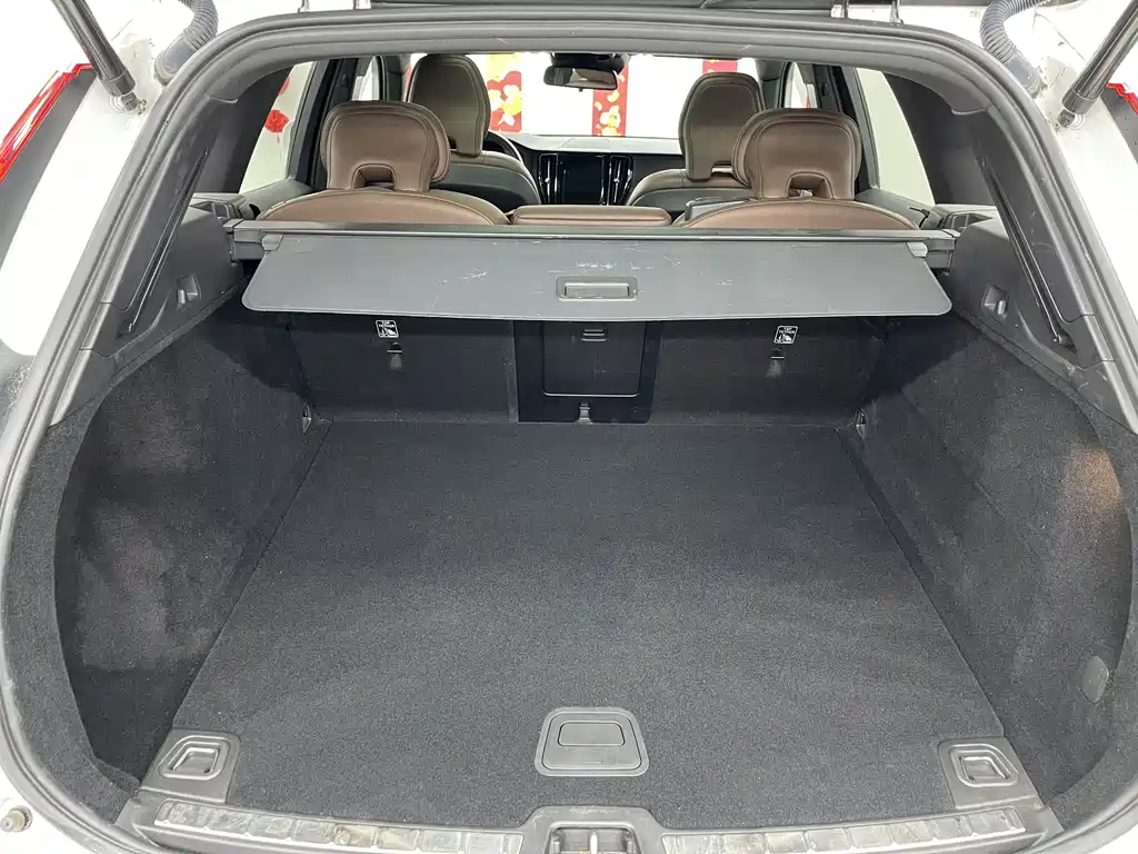 Volvo XC60 2020 — фото 24