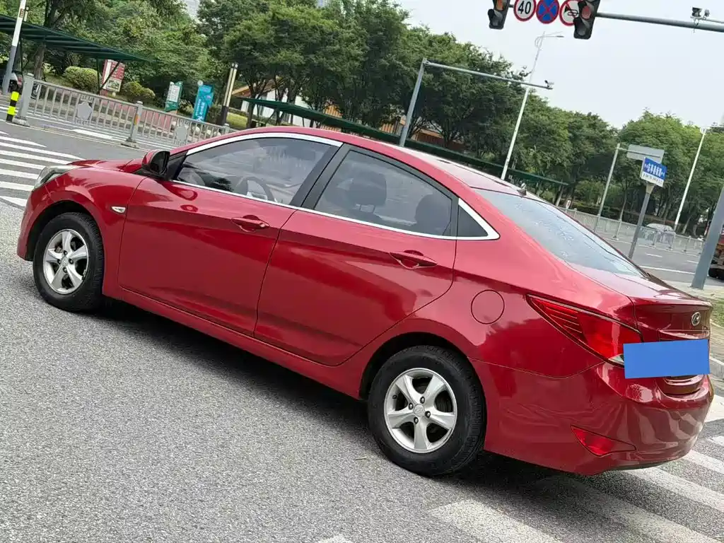 Hyundai Verna 2014 — фото 5