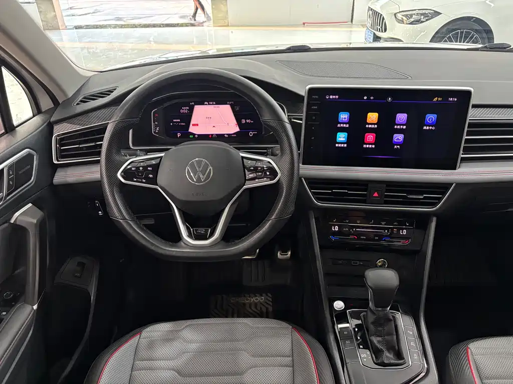 Volkswagen Tiguan L 2022 — фото 15