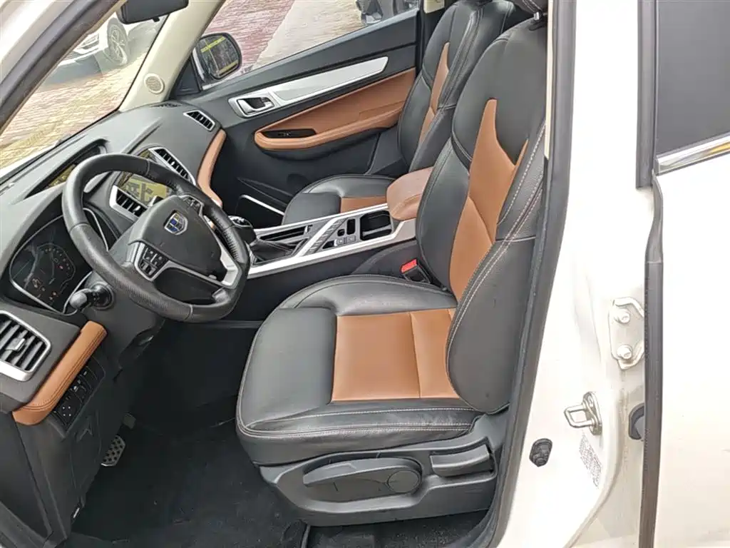 Geely Vision X6 2019 — фото 15