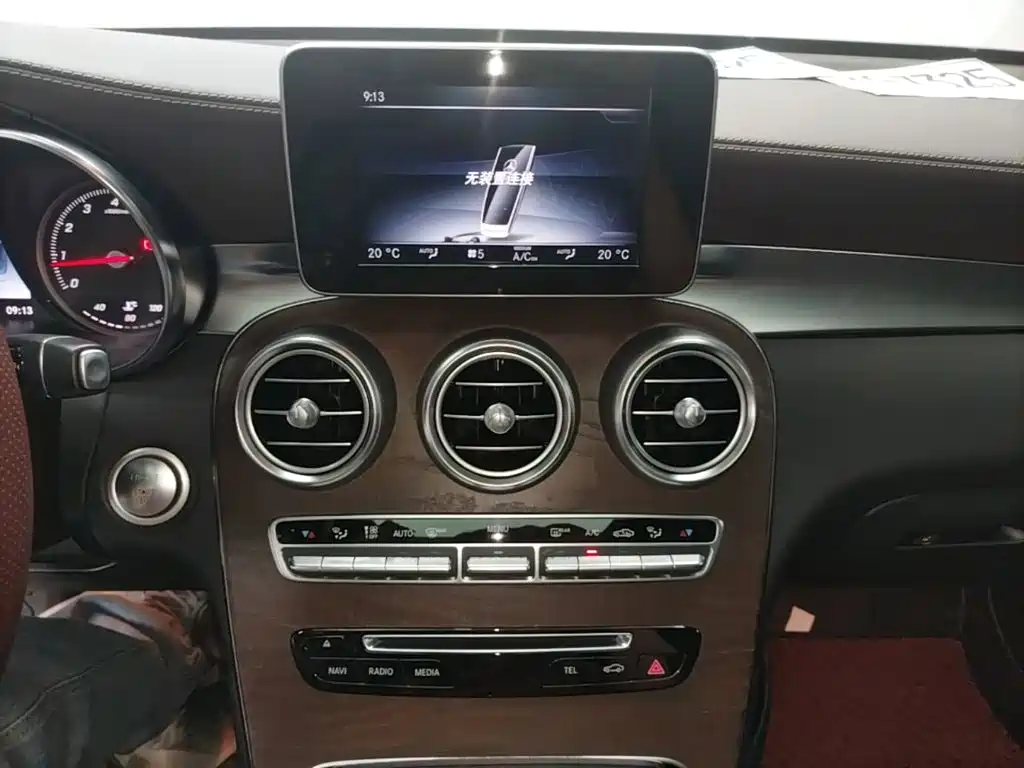 Mercedes-Benz GLC 2017 — фото 13