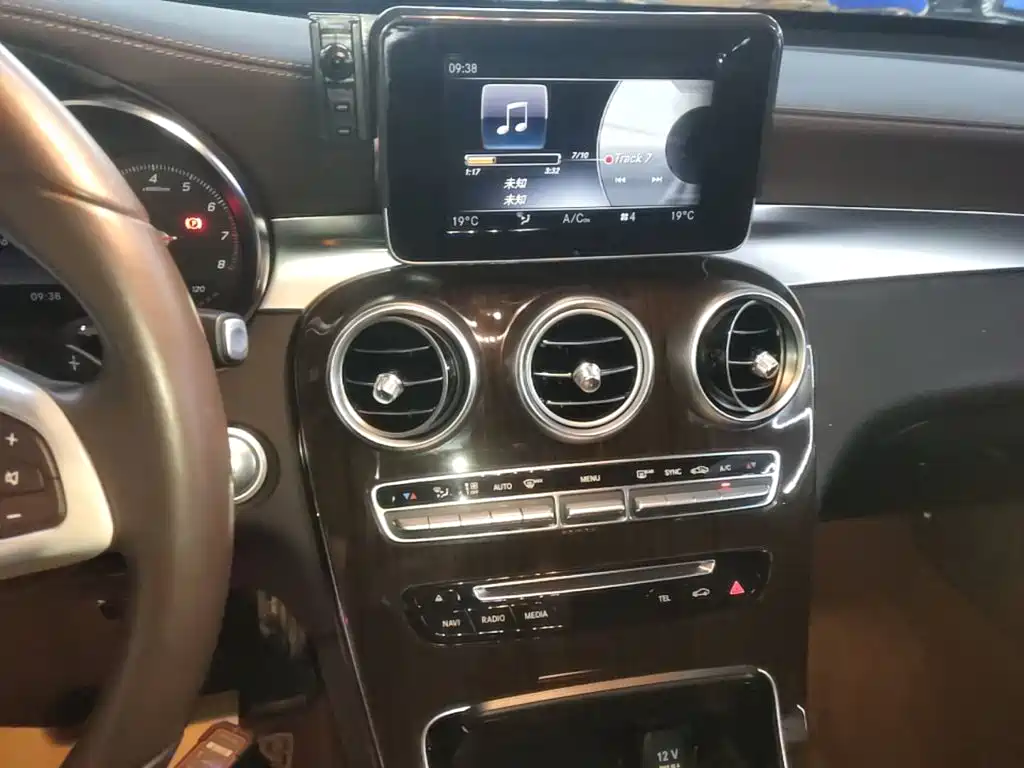 Mercedes-Benz GLC 2019 — фото 13