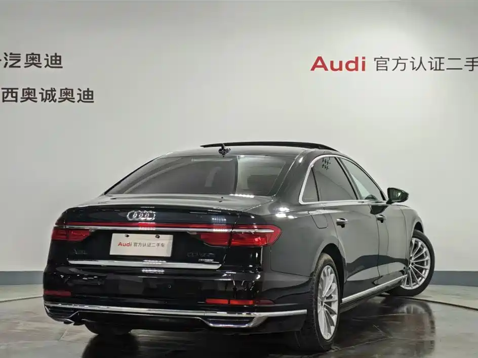 Audi A8 2022 — фото 4