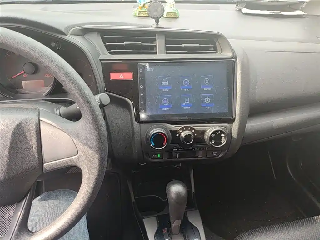Honda Fit 2017 — фото 10