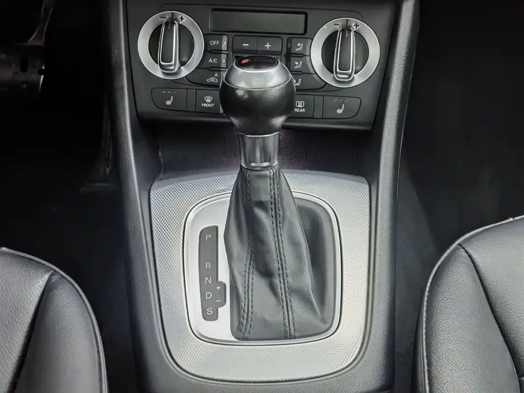 Audi Q3 2015 — фото 13