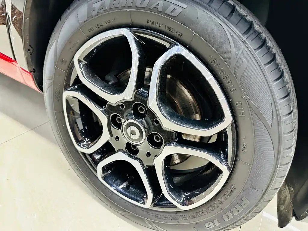 smart Fortwo 2019 — фото 13