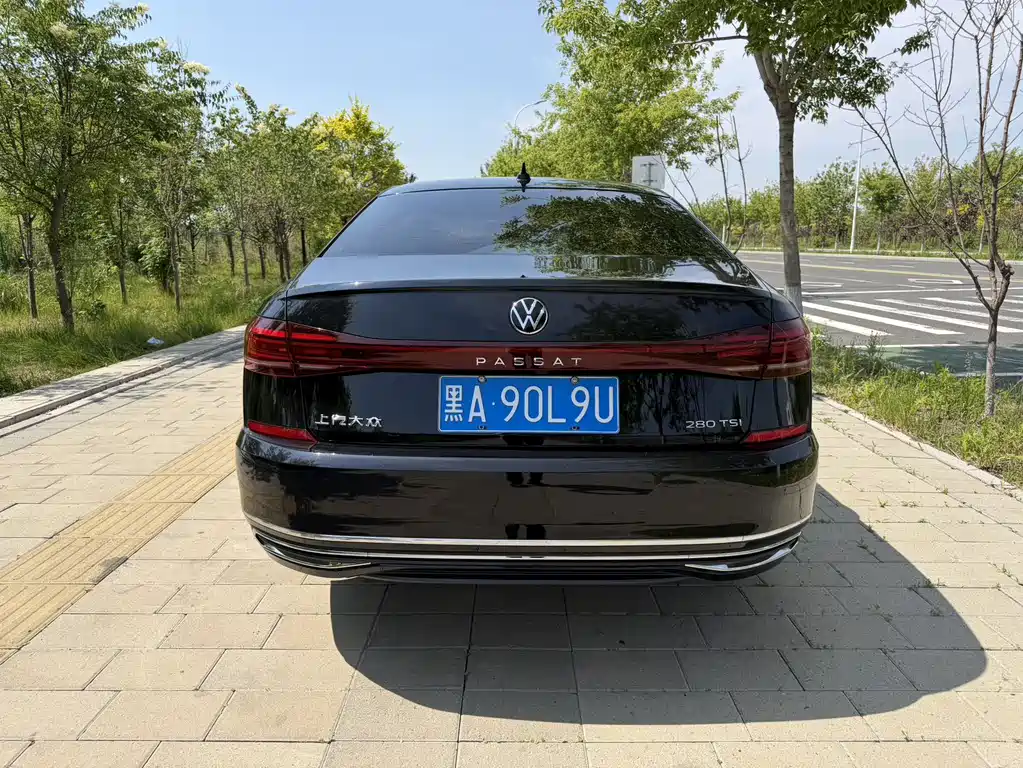 Volkswagen Passat 2023 — фото 8