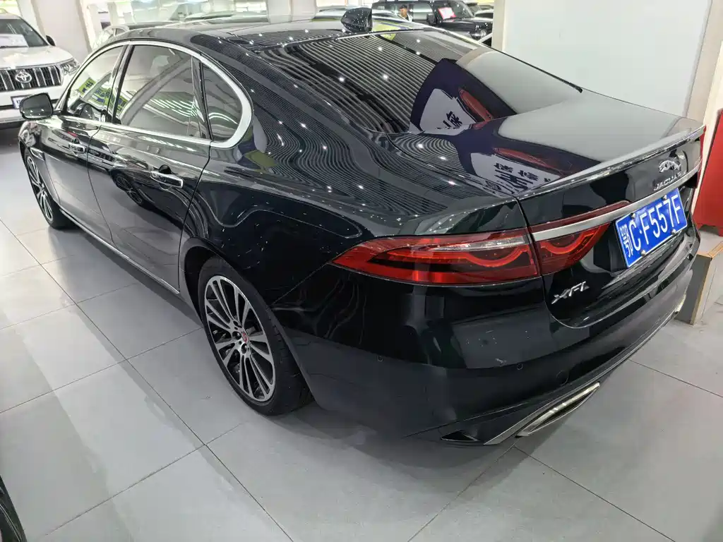 Jaguar XFL 2022 — фото 13
