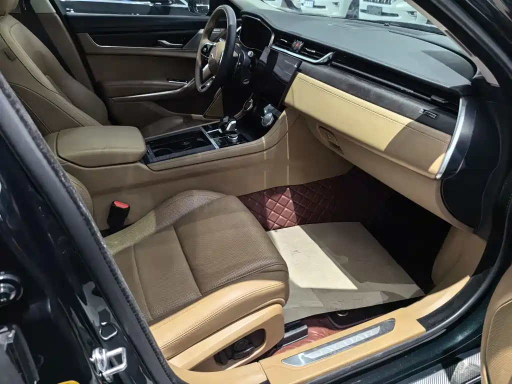 Jaguar XFL 2022 — фото 10