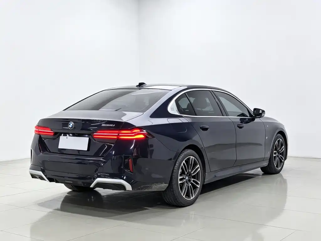 BMW 5 Series 2025