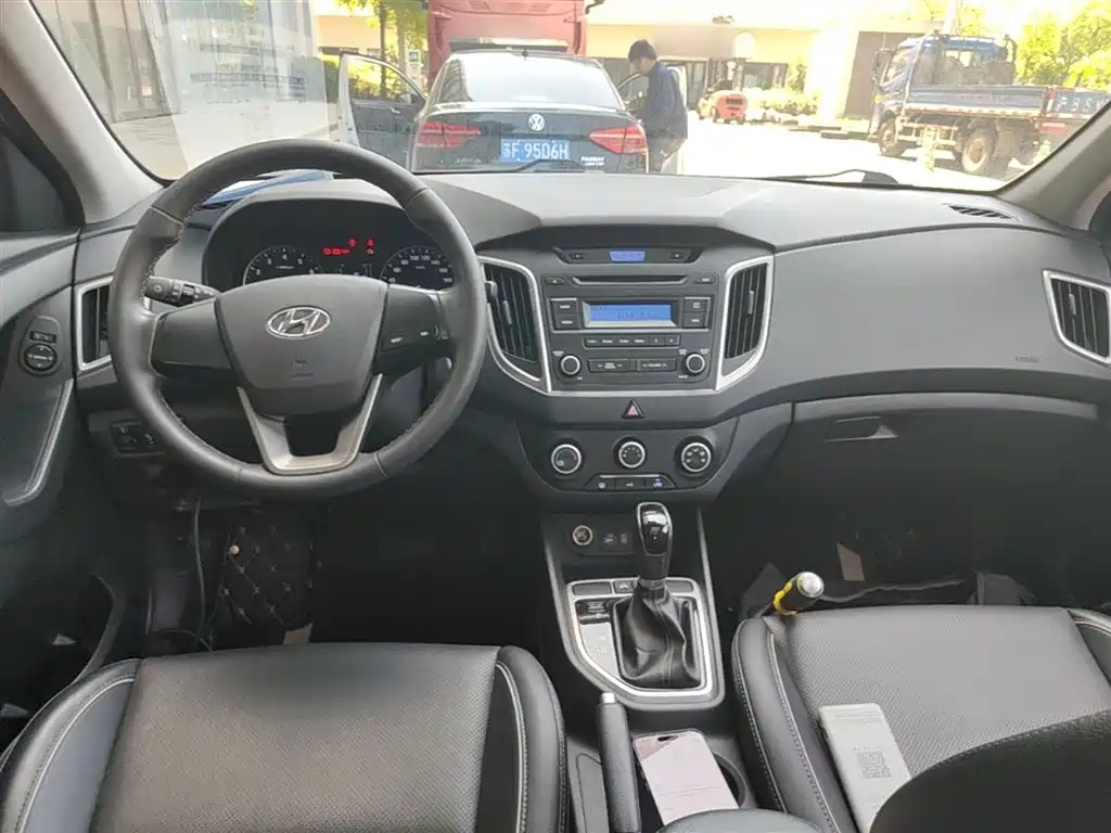 Hyundai ix25 2017 — фото 10