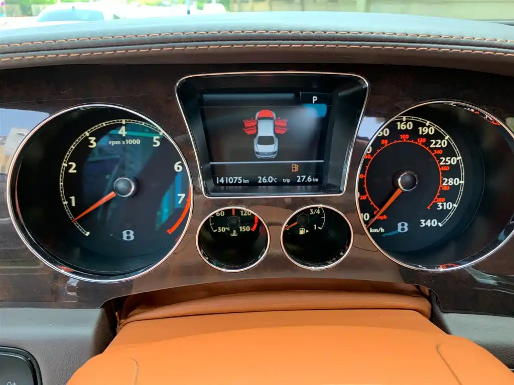 Bentley Flying Spur 2013 — фото 14