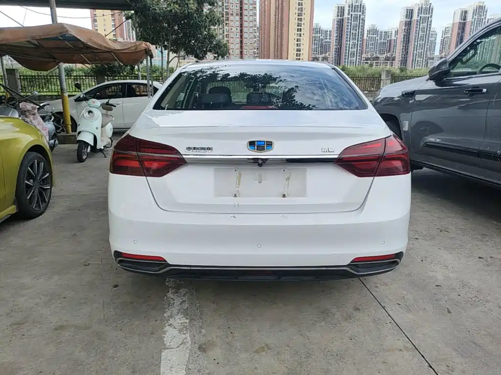Geely Emgrand 2018