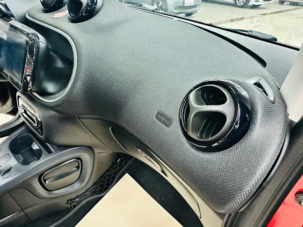 smart Fortwo 2019 — фото 23
