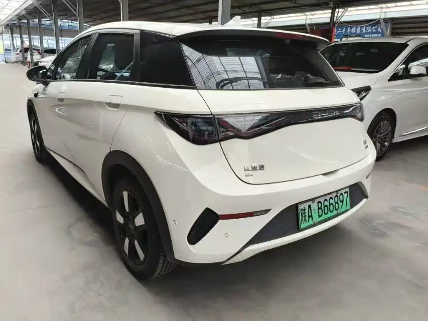 BYD Dolphin 2025