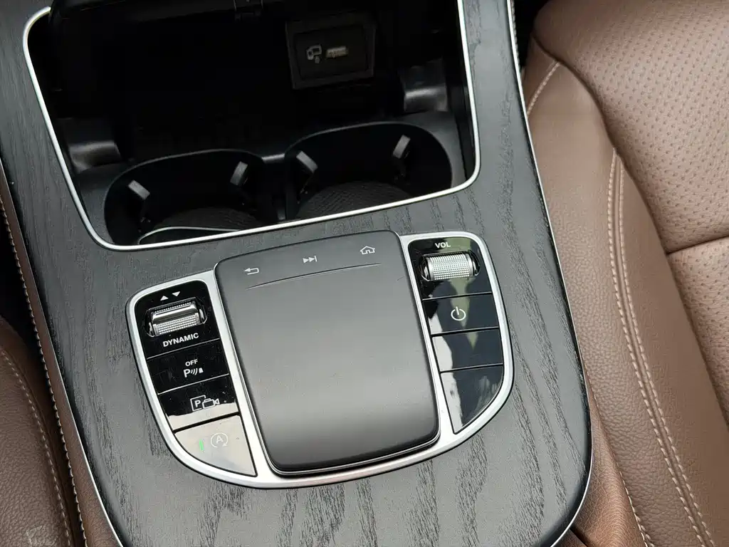 Mercedes-Benz E-Class 2020 — фото 19