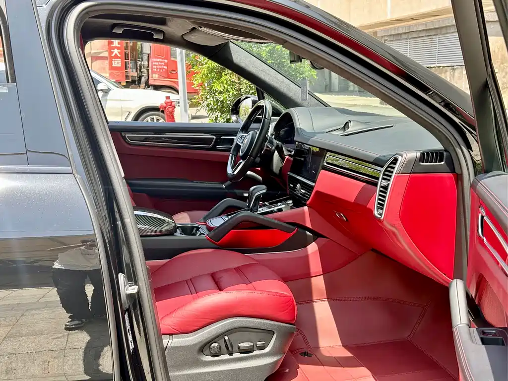 Porsche Cayenne 2023
