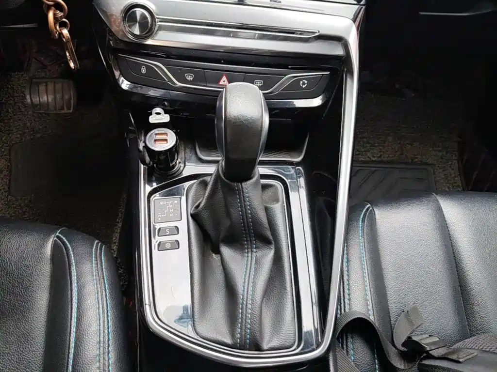 Peugeot 308 2019 — фото 14