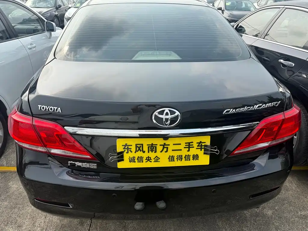 Toyota Camry 2014 — фото 10