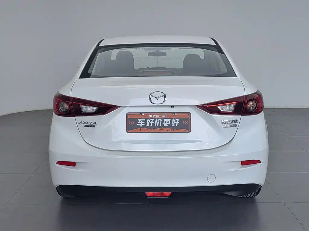 Mazda 3 Axela 2015