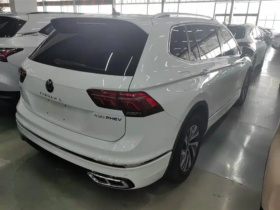 Volkswagen Tiguan L PHEV 2023 — фото 3
