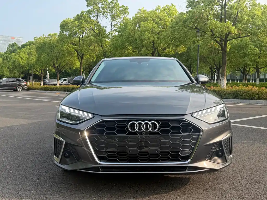 Audi A4L 2022 — фото 2