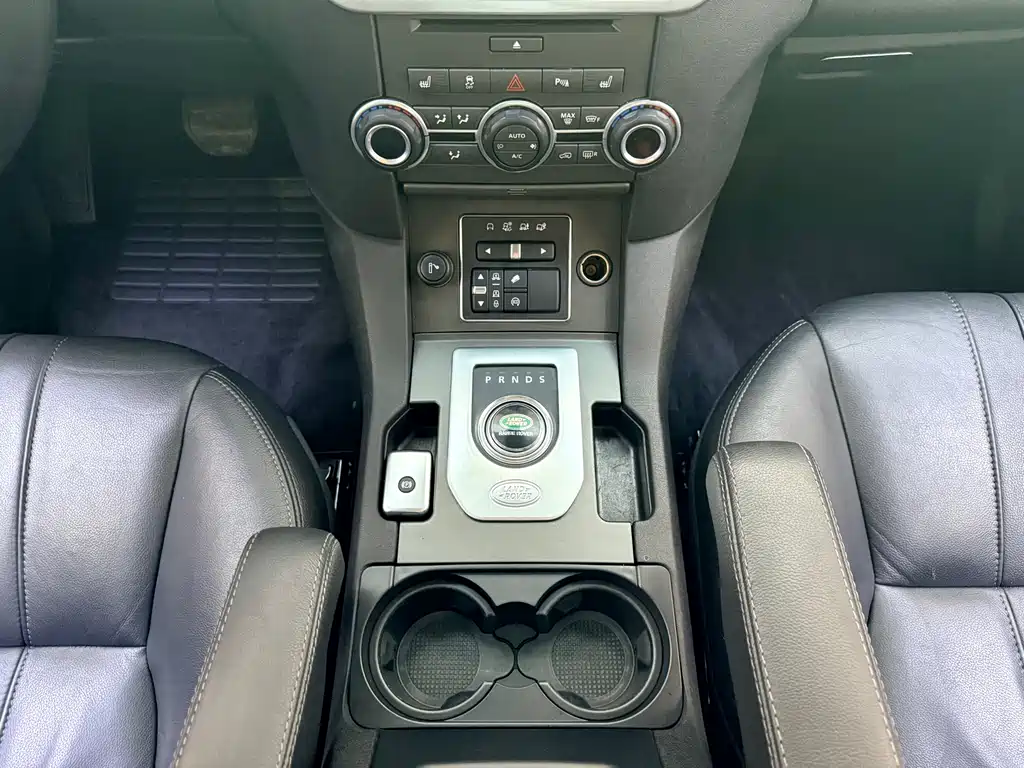 Land Rover Discovery 2016 — фото 16