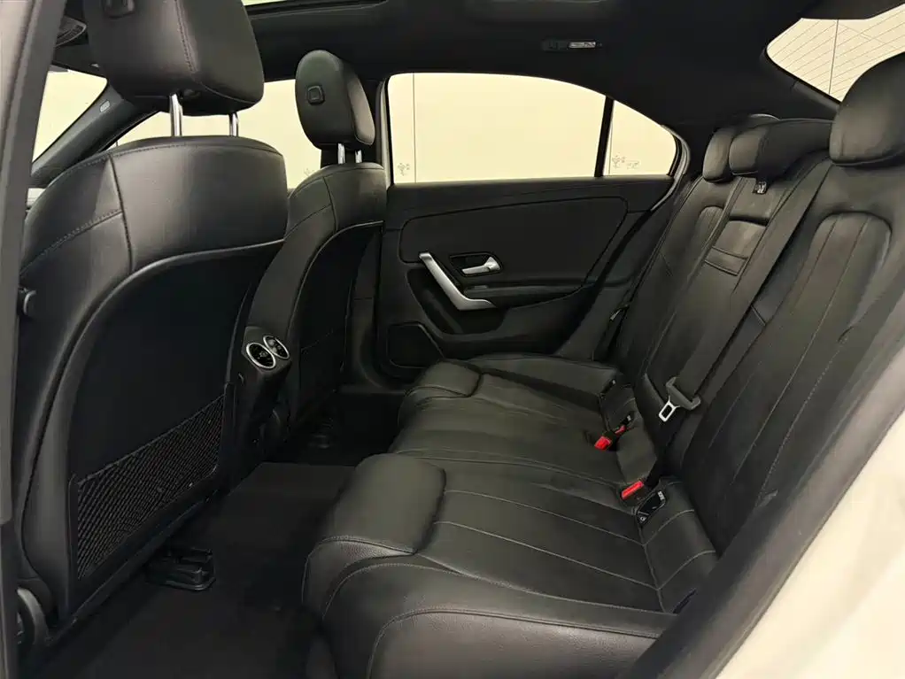 Mercedes-Benz A-Class 2022 — фото 14