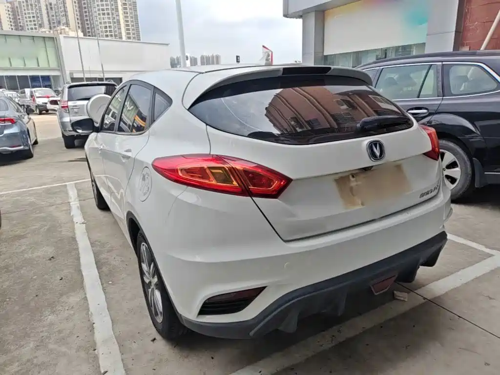 Changan Eado XT 2016 — фото 5