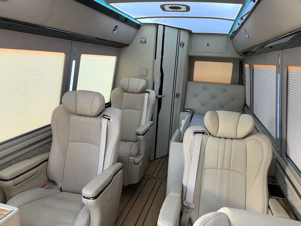 Toyota Coaster 2023 — фото 17