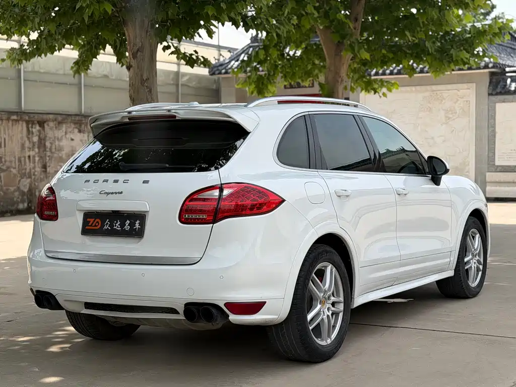 Porsche Cayenne 2015 — фото 18