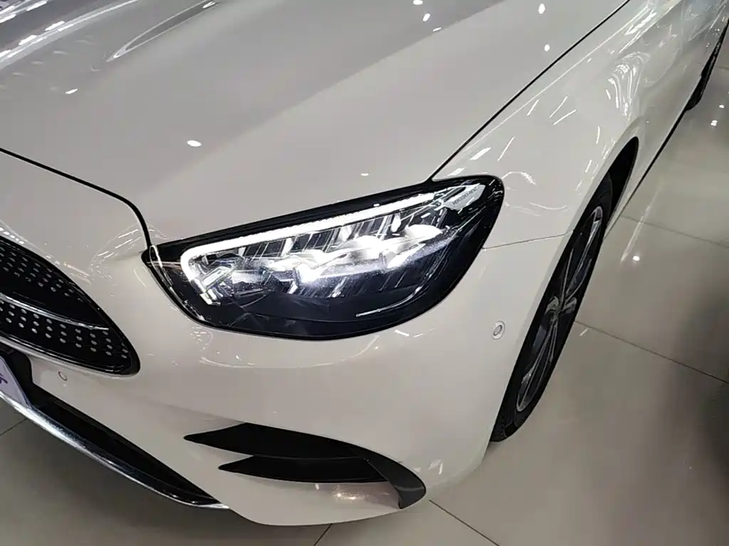 Mercedes-Benz E-Class 2023 — фото 24