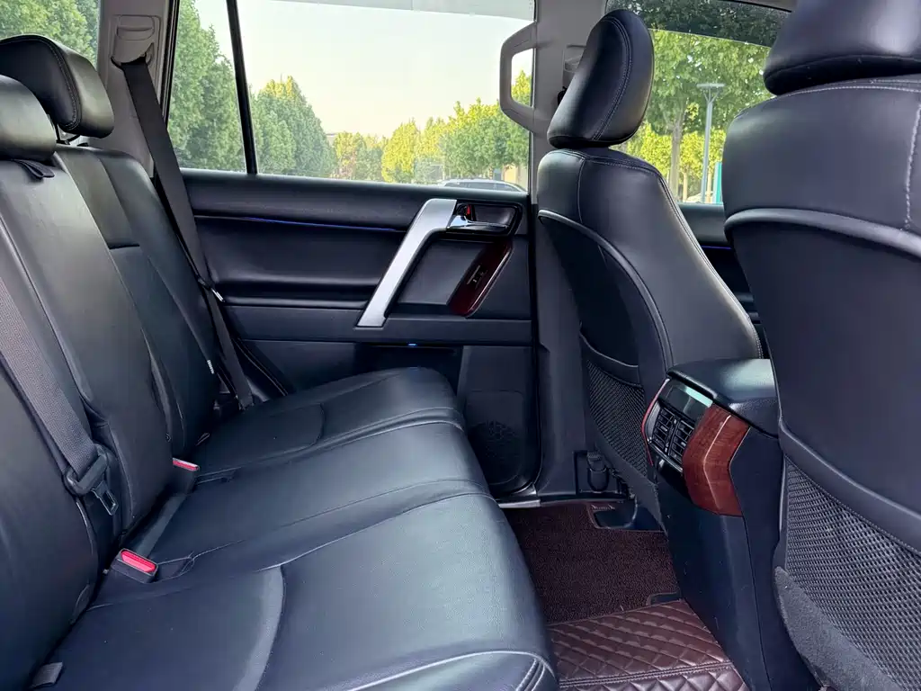 Toyota Prado 2016 — фото 11