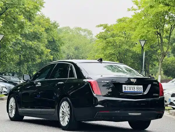 Cadillac CT6 2017