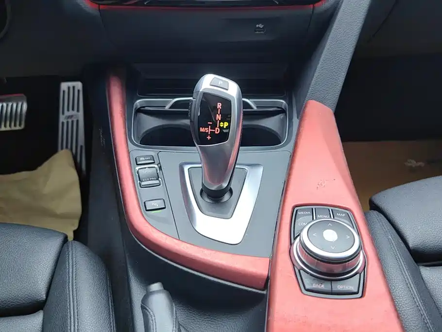 BMW 3 Series GT 2018 — фото 16