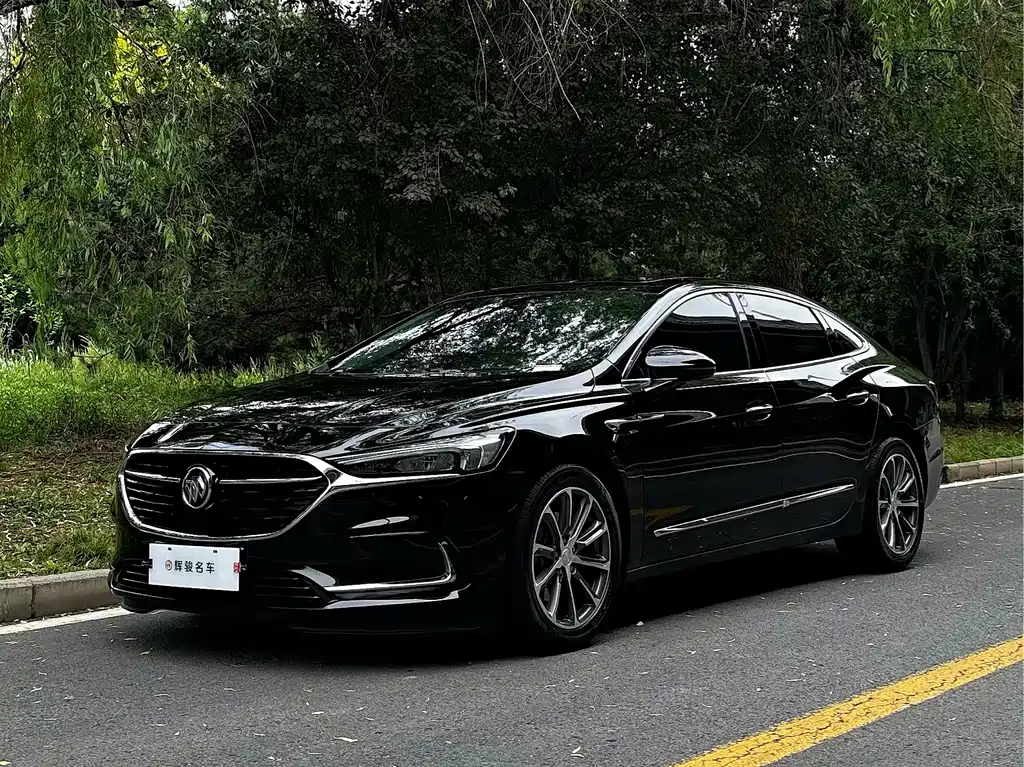 Buick LaCrosse 2022 — фото 1