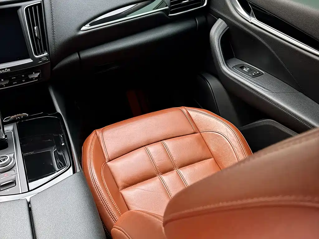 Maserati Levante 2017 — фото 10